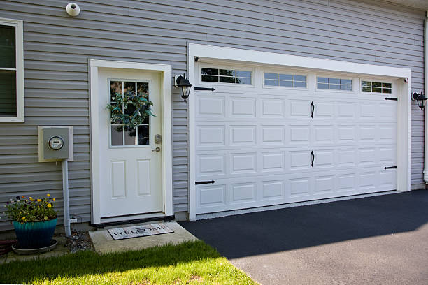 24/7 Emergency Garage Door Panel Replacement experts in East Griffin, GA
